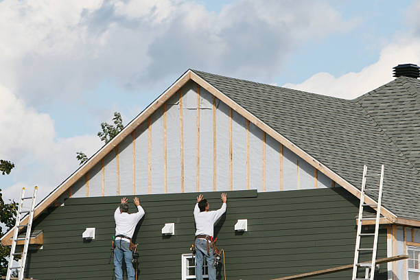 Professional Siding Installation technician working in Stedman, NC